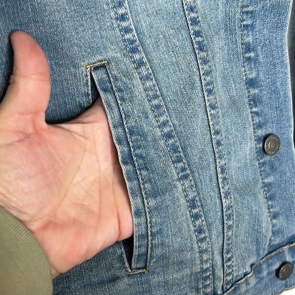 Levi's‎ Stretch denim Trucker Jacket Boys Size Large 12-13 Yrs Distressed - Picture 6 of 7